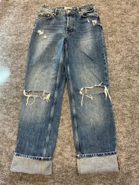 Free People Cuffed Baggy Distressed Boyfriend Jeans in Faded Blue Size 27